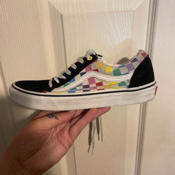 Vans - Picture 2 of 4
